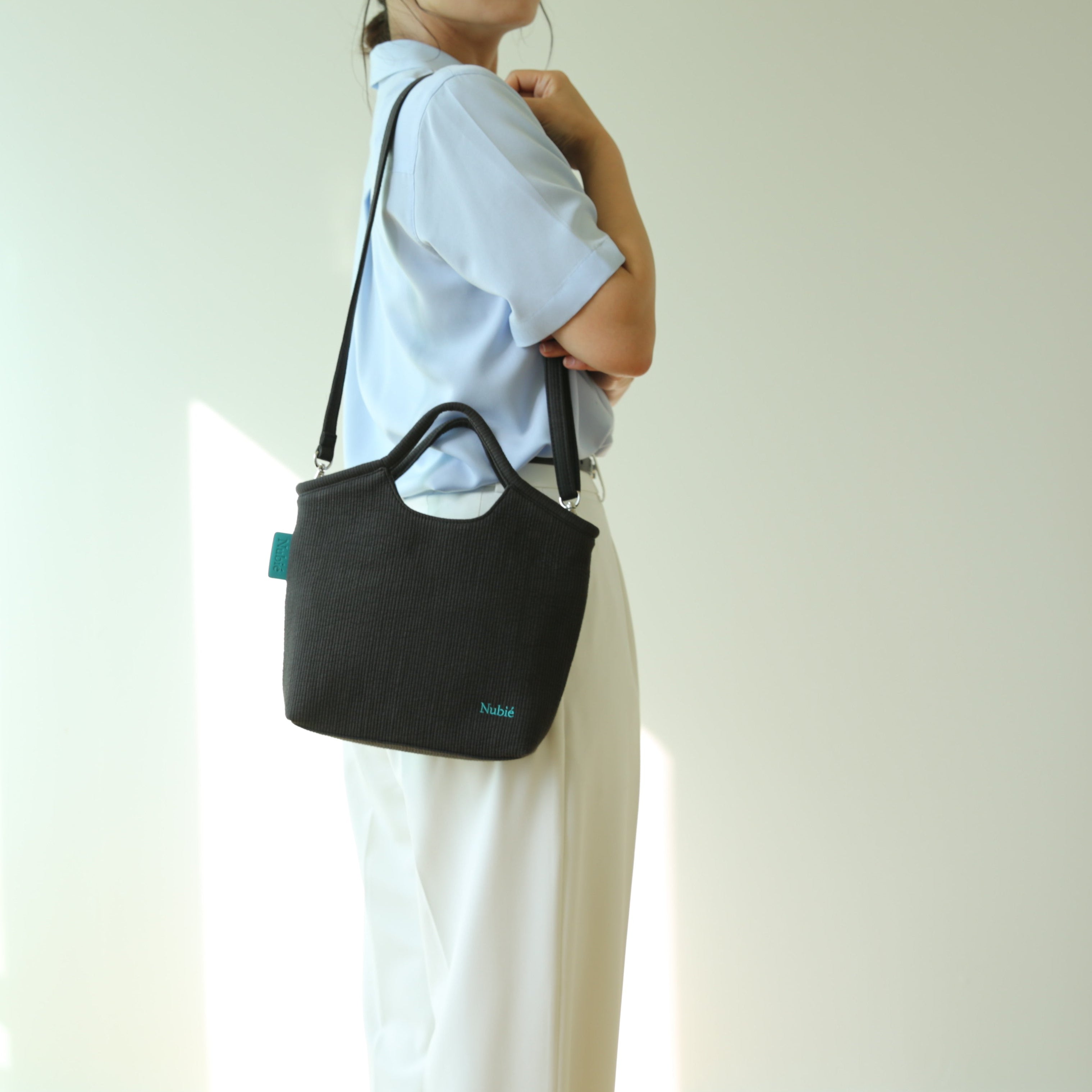 Traveler Pocket Black