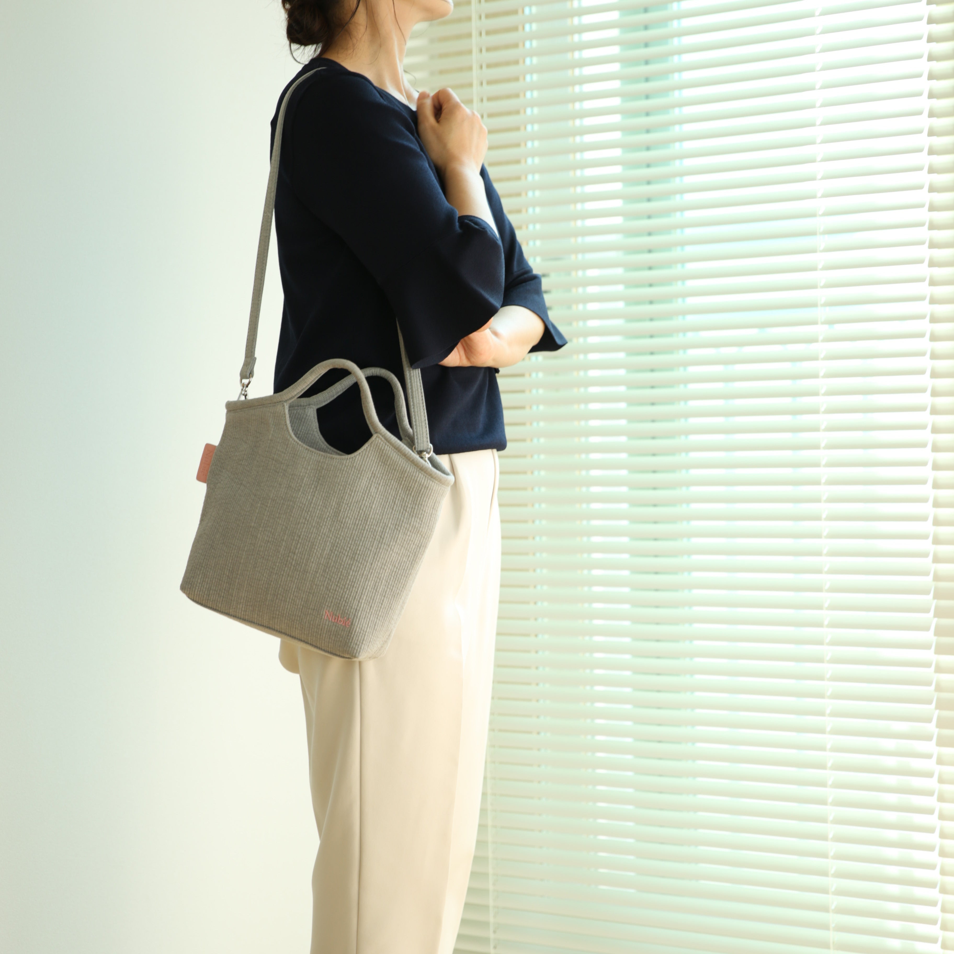 Traveler Pocket Light Gray