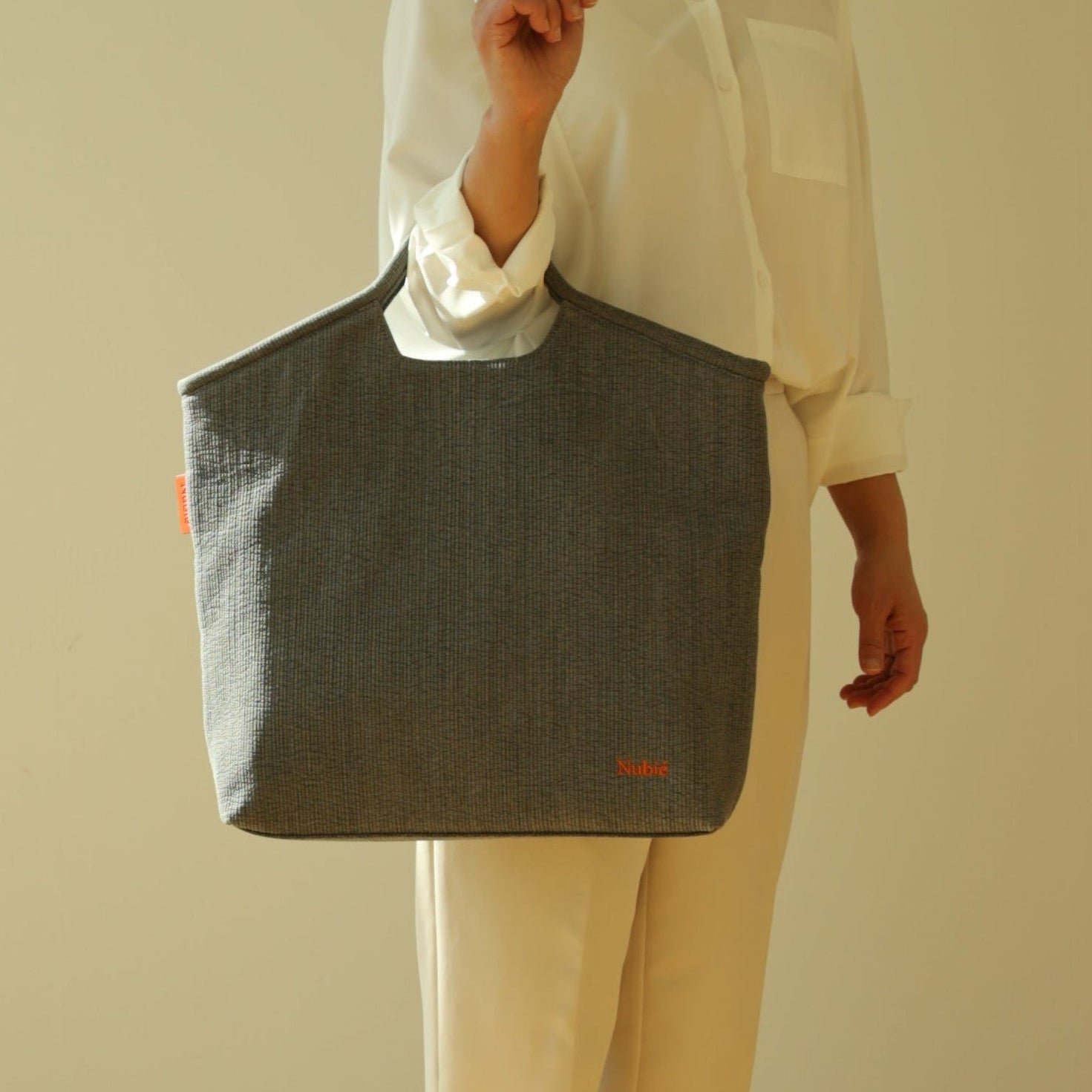 Traveler Gray